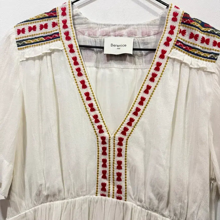 [BUNJANG] Berenice White Embroidered Mini Dress / Berenice 화이트 자수 미니 원피스