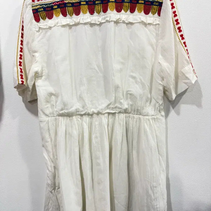 [BUNJANG] Berenice White Embroidered Mini Dress / Berenice 화이트 자수 미니 원피스