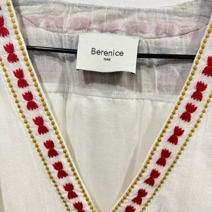 [BUNJANG] Berenice White Embroidered Mini Dress / Berenice 화이트 자수 미니 원피스