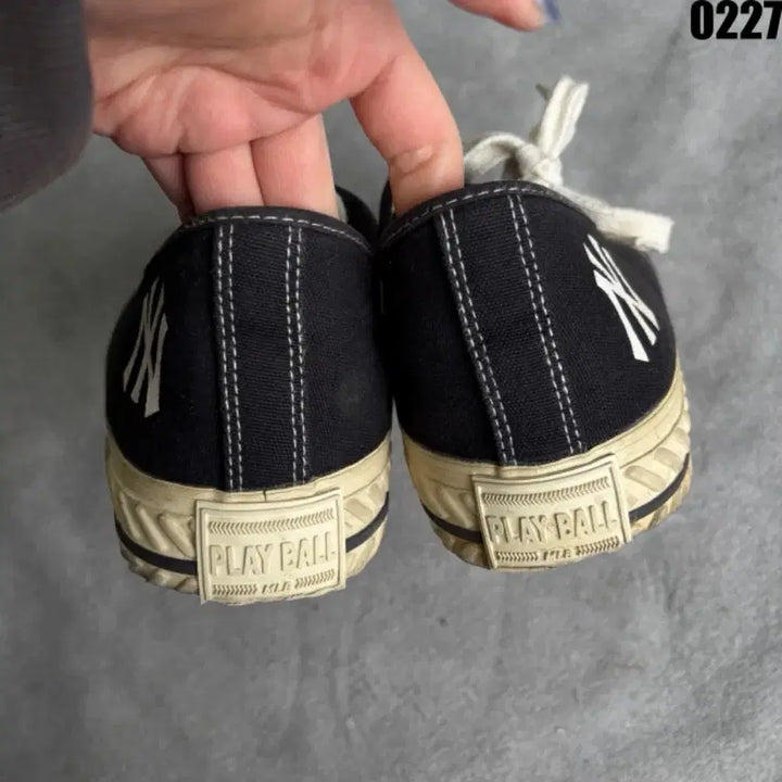 [BUNJANG] MLB Yankees Canvas Sneakers Black / MLB Yankees 캔버스 스니커즈 블랙
