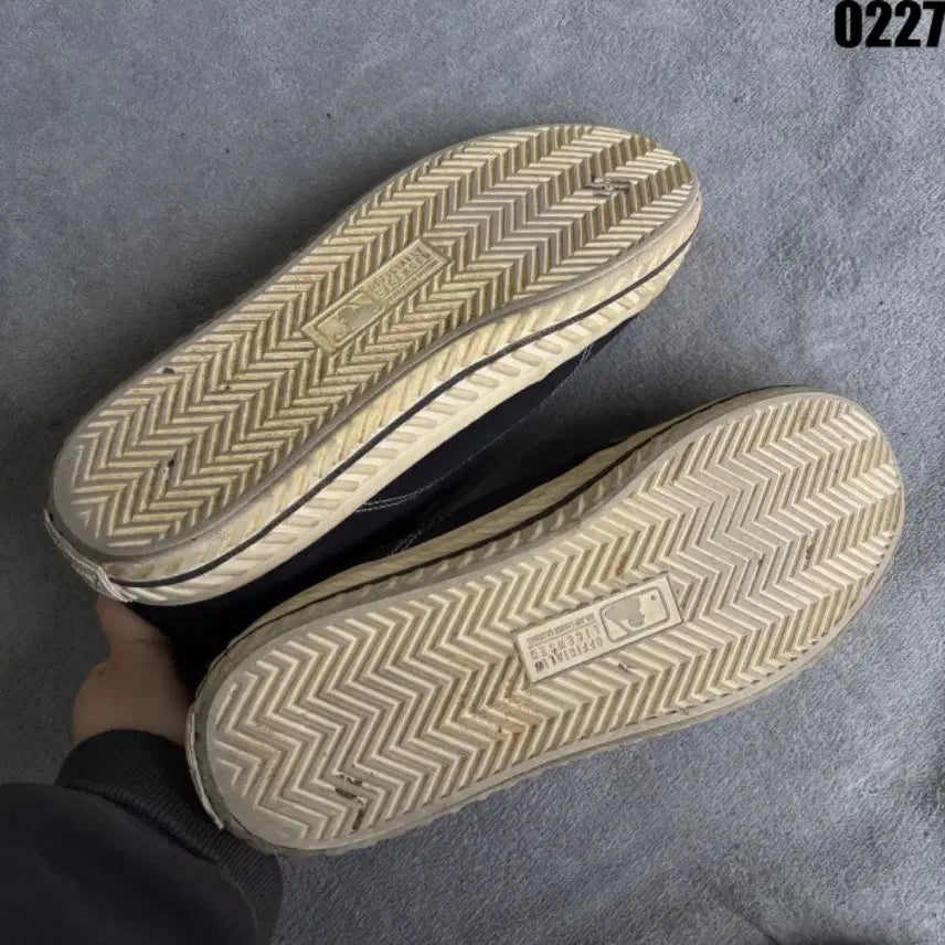 [BUNJANG] MLB Yankees Canvas Sneakers Black / MLB Yankees 캔버스 스니커즈 블랙