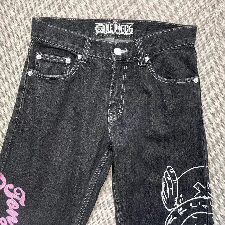 [BUNJANG] One Piece Chopper Denim Pants / 원피스 프린팅 밑단 체크 쵸파 데님 팬츠 J04092