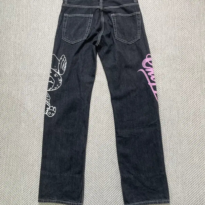 [BUNJANG] One Piece Chopper Denim Pants / 원피스 프린팅 밑단 체크 쵸파 데님 팬츠 J04092