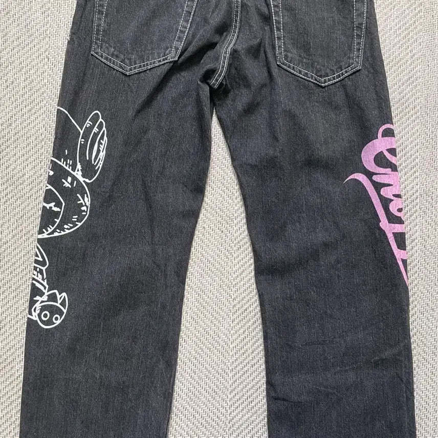 [BUNJANG] One Piece Chopper Denim Pants / 원피스 프린팅 밑단 체크 쵸파 데님 팬츠 J04092