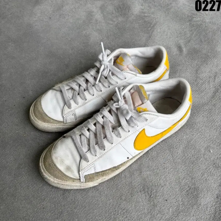 [BUNJANG] Nike Blazer Low White/Yellow Sneakers / 나이키 블레이저 로우 흰/노 스니커즈