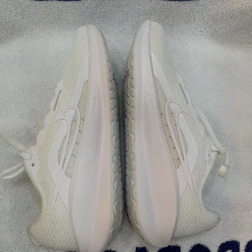 [SOLD OUT] 나이키 다운쉬프터 240mm