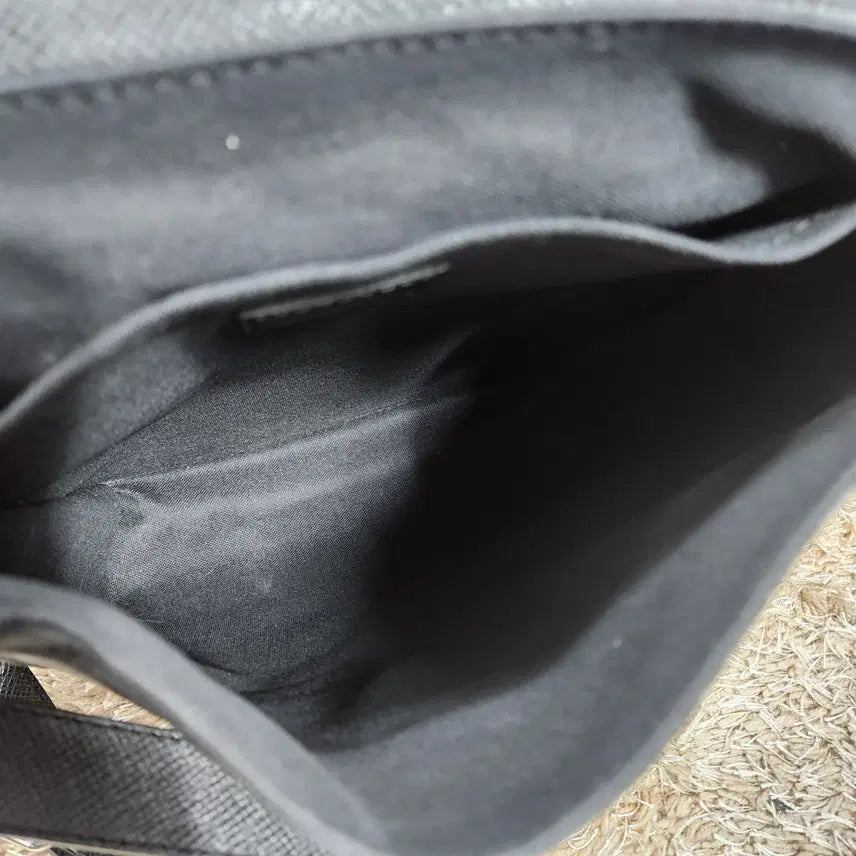 [BUNJANG] Louis Vuitton Taiga Crossbody Bag / (빈티지박스) 루이비통 정품 타이가 남성 크로스백