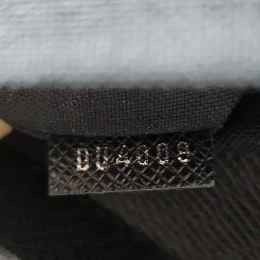 [BUNJANG] Louis Vuitton Taiga Crossbody Bag / (빈티지박스) 루이비통 정품 타이가 남성 크로스백