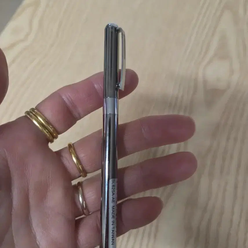 [BUNJANG] Pentel Water-Based Ballpoint Pen / 펜텔수성볼펜~~