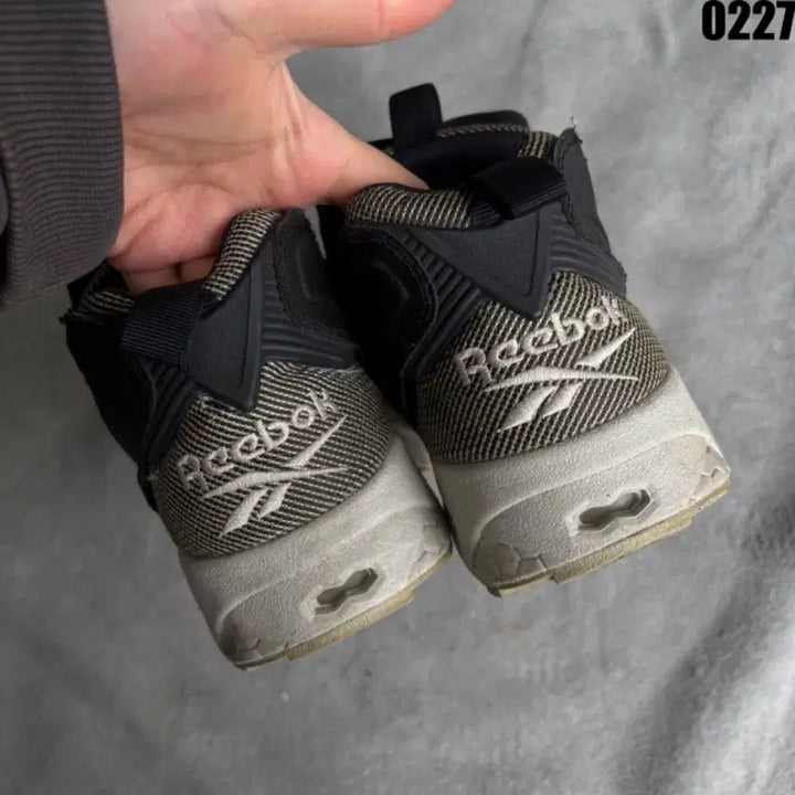 [BUNJANG] Reebok Fury Black Sneakers / 리복 퓨리 블랙 운동화