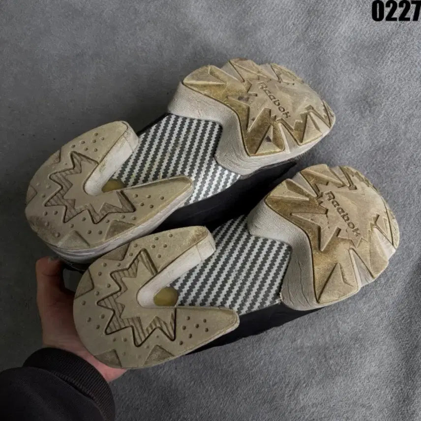 [BUNJANG] Reebok Fury Black Sneakers / 리복 퓨리 블랙 운동화