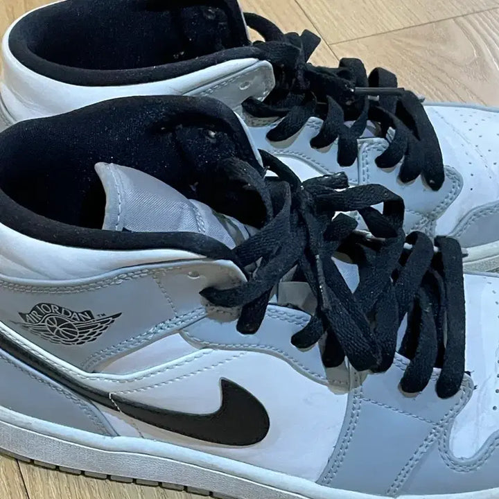 [BUNJANG] Nike Jordan 1 Mid Light Smoke Grey Sneakers / 조던1 미드 라이트 스모크