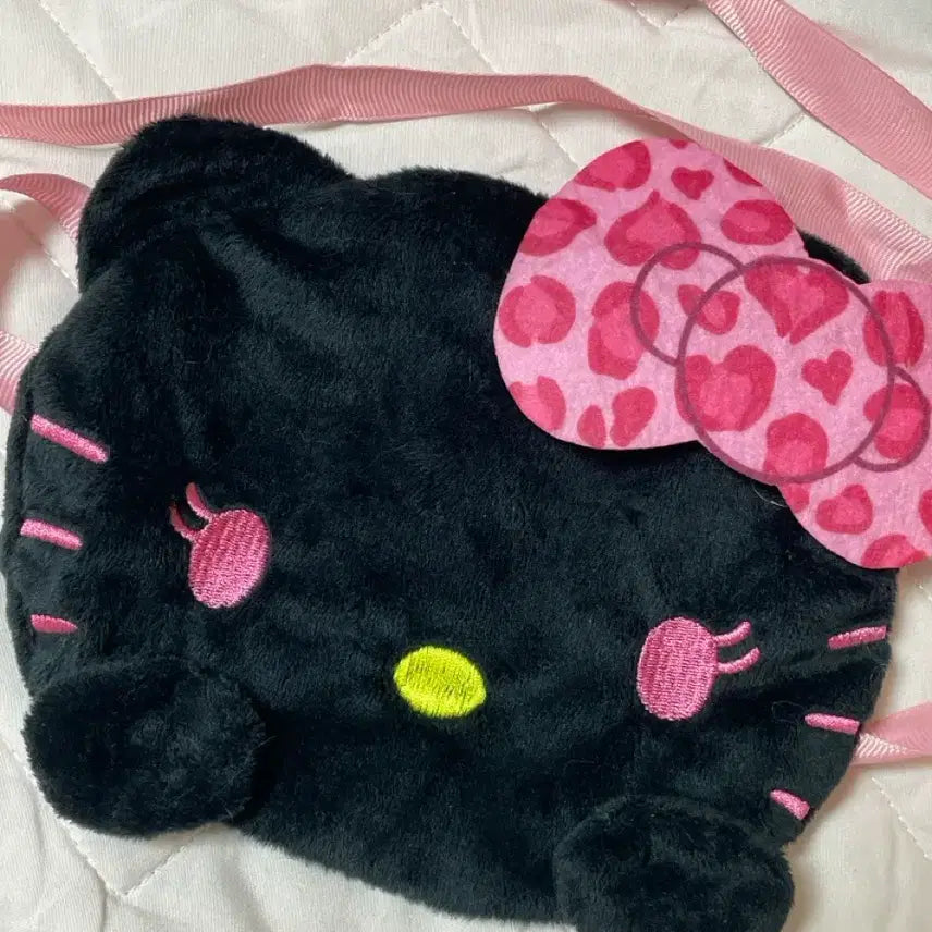 [BUNJANG] Kitty Pouch Crossbody Bag / 키티 파우치 크로스백 가챠