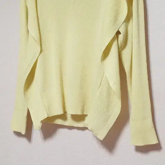 [BUNJANG] TIME Lime Yellow V-Neck Knit Top / TIME 타임 라임옐로우 브이넥 니트 55~날씬66