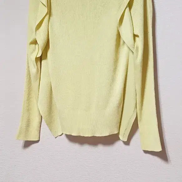 [BUNJANG] TIME Lime Yellow V-Neck Knit Top / TIME 타임 라임옐로우 브이넥 니트 55~날씬66