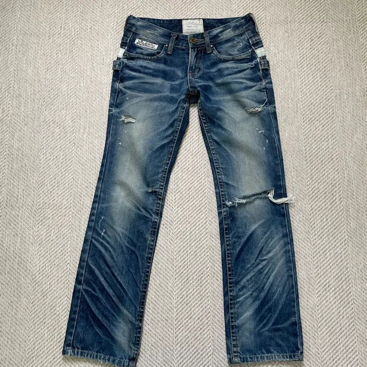 [BUNJANG] Lolita Jean Concert Distressed Denim Pants / 로리타 진 x concert dib 디스트로이드 데님팬츠 J04094