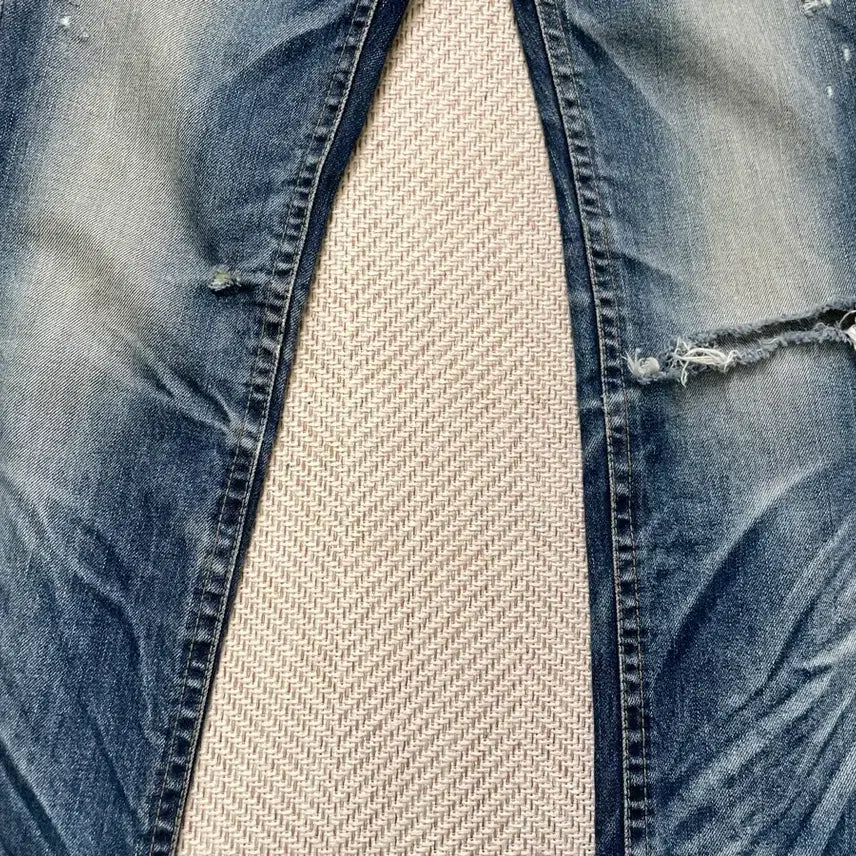 [BUNJANG] Lolita Jean Concert Distressed Denim Pants / 로리타 진 x concert dib 디스트로이드 데님팬츠 J04094