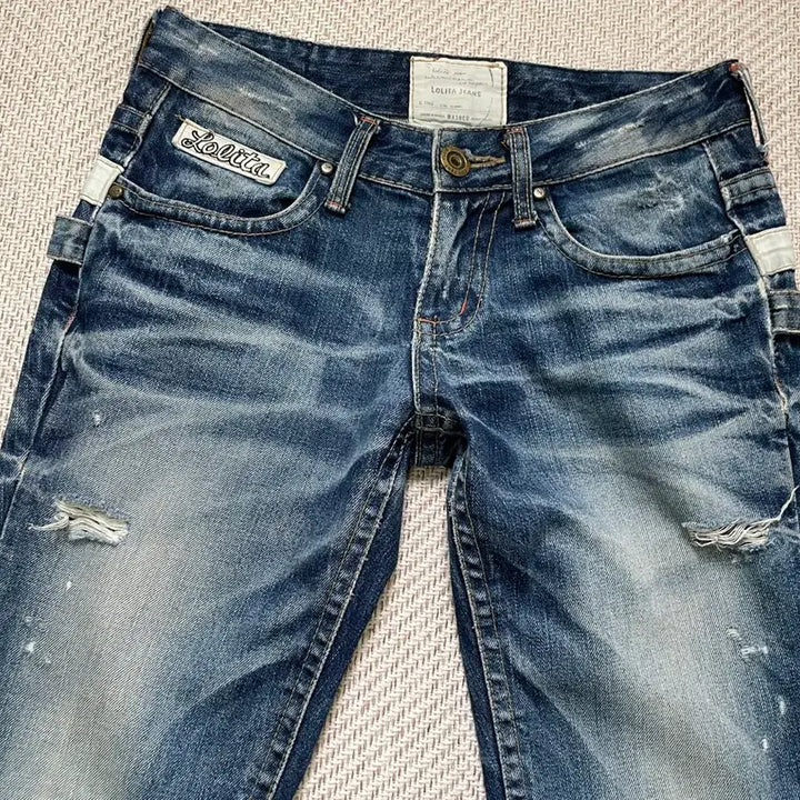 [BUNJANG] Lolita Jean Concert Distressed Denim Pants / 로리타 진 x concert dib 디스트로이드 데님팬츠 J04094