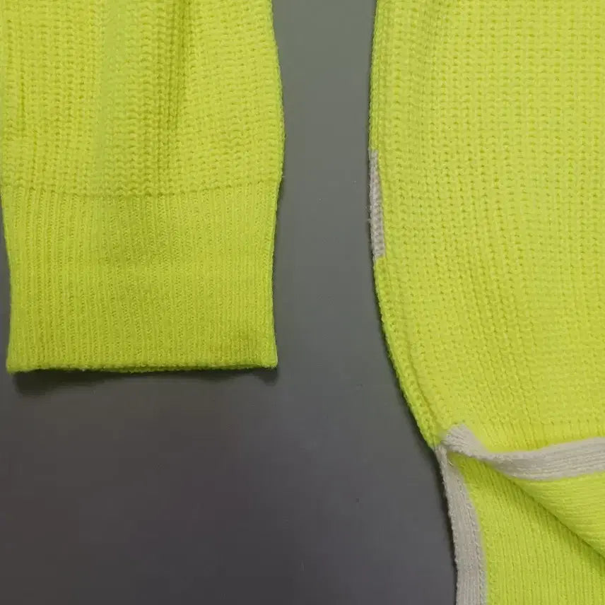 [BUNJANG] B747 Oversized Fluorescent Knit Sweater / [프리] B747 오버핏 형광 니트 스웨터