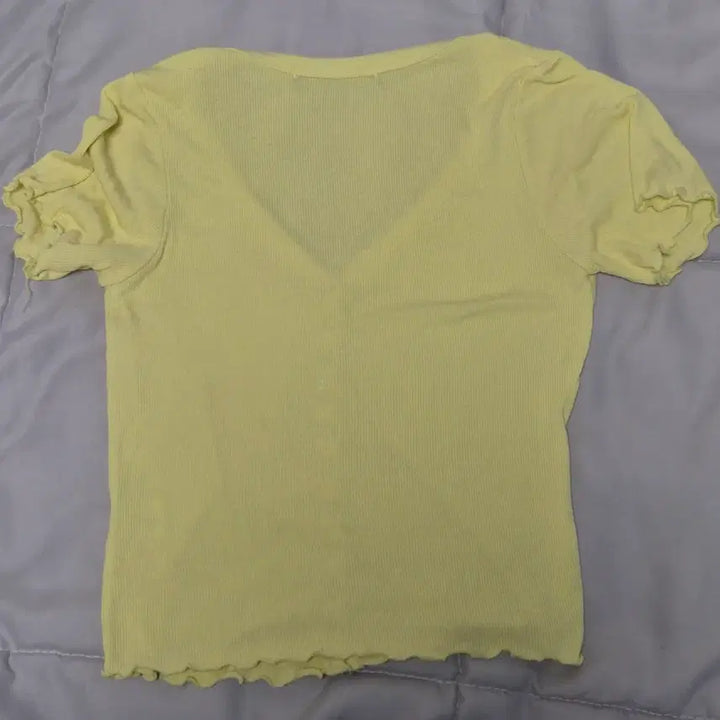 [BUNJANG] Hypnotic Wave Crop T-shirt / 히프나틱 스냅 물결 크롭 티셔츠(연노랑)