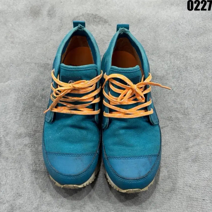 [BUNJANG] Gore-Tex Blue Sneakers / 고어텍스 블루 스니커즈 운동화