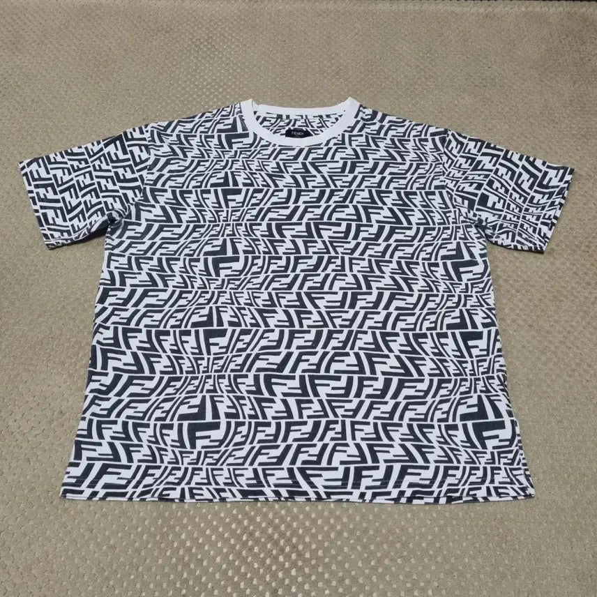 [BUNJANG] Fendi FF Logo Oversized T-shirt / (L) 펜디 FF 로고 오버핏 반팔 티셔츠