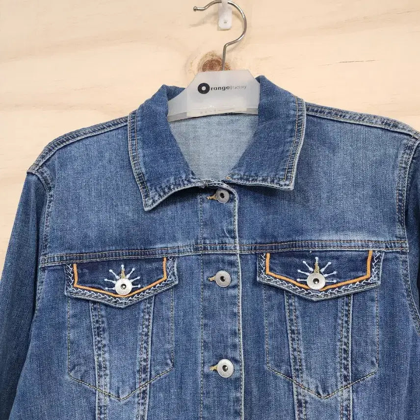 [BUNJANG] Embroidered Denim Jacket / 696) 여성 자수 포인트 데님자켓