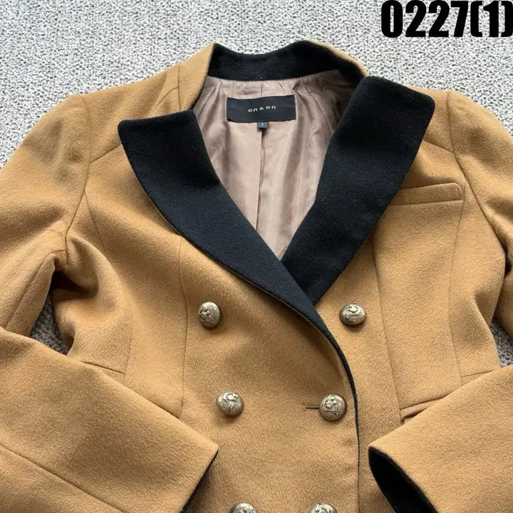 [BUNJANG] 온앤온 캐멜 더블 버튼 코트 XS / 온앤온 캐멜 더블 버튼 코트 XS