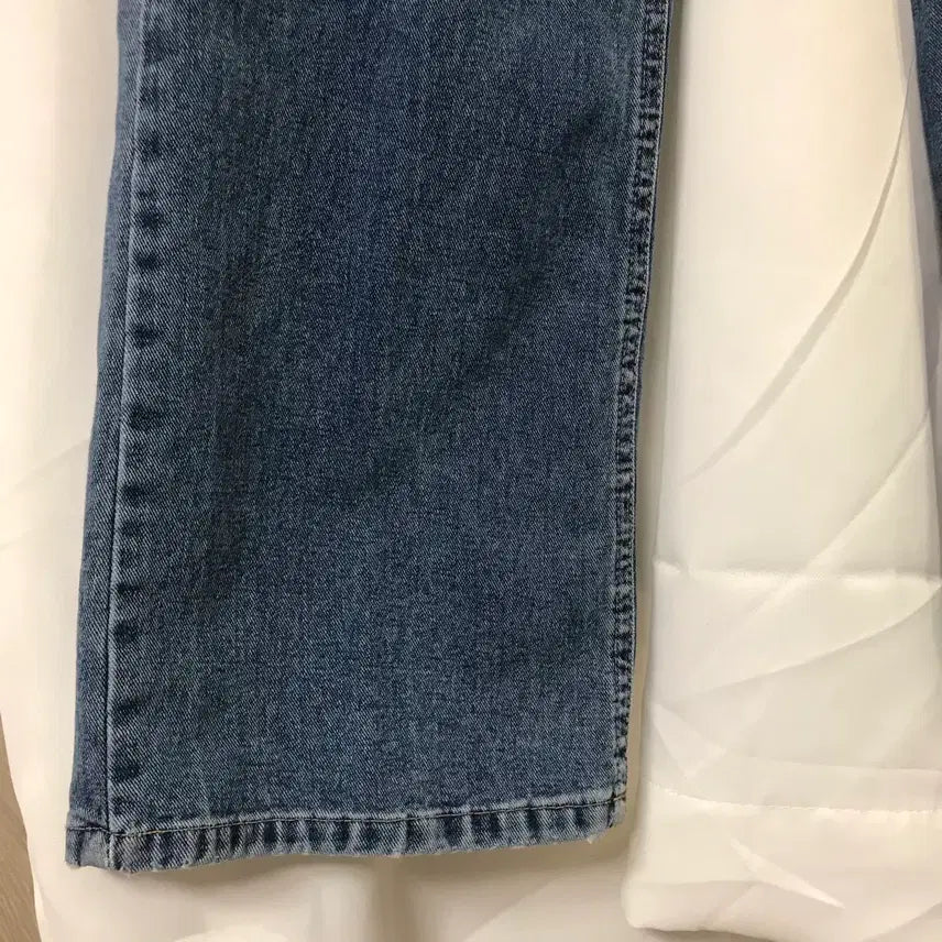 [BUNJANG] OOTJ Jeans (Size S) / OOTJ 청바지(S사이즈)