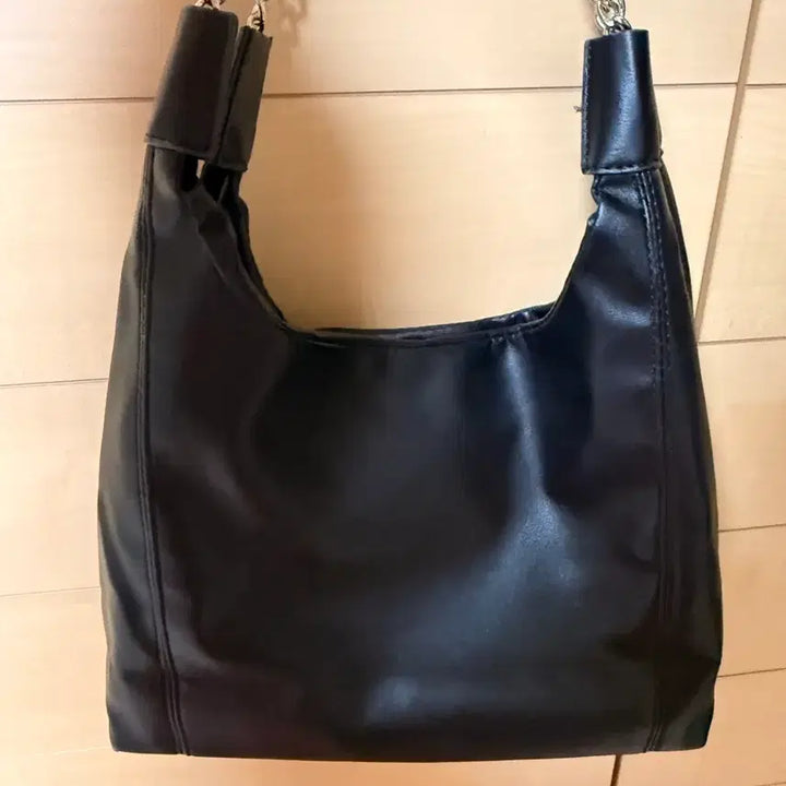 [BUNJANG] Musent Gladdy Silver Chain Leather Shoulder Bag / 무센트 글레디 실버 체인 레더 숄더 백 (무센트 가방)