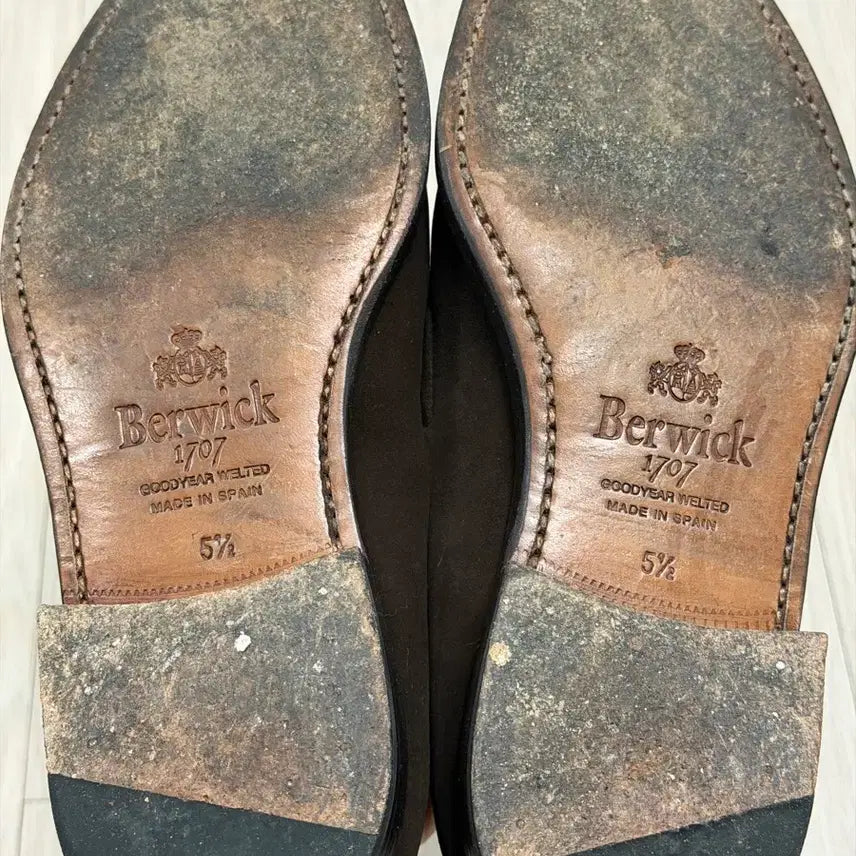 [BUNJANG] Berwick 8491 Dark Brown Tassel Loafers / 버윅 8491 다크 브라운 태슬 로퍼