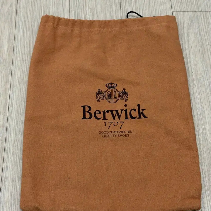 [BUNJANG] Berwick 8491 Dark Brown Tassel Loafers / 버윅 8491 다크 브라운 태슬 로퍼