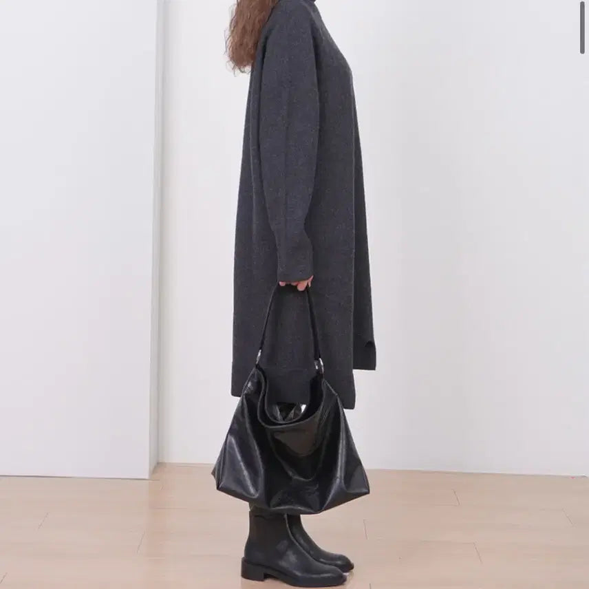 [BUNJANG] HA Archive Leather Shoulder Bag / 하 아카이브 가죽 숄더백