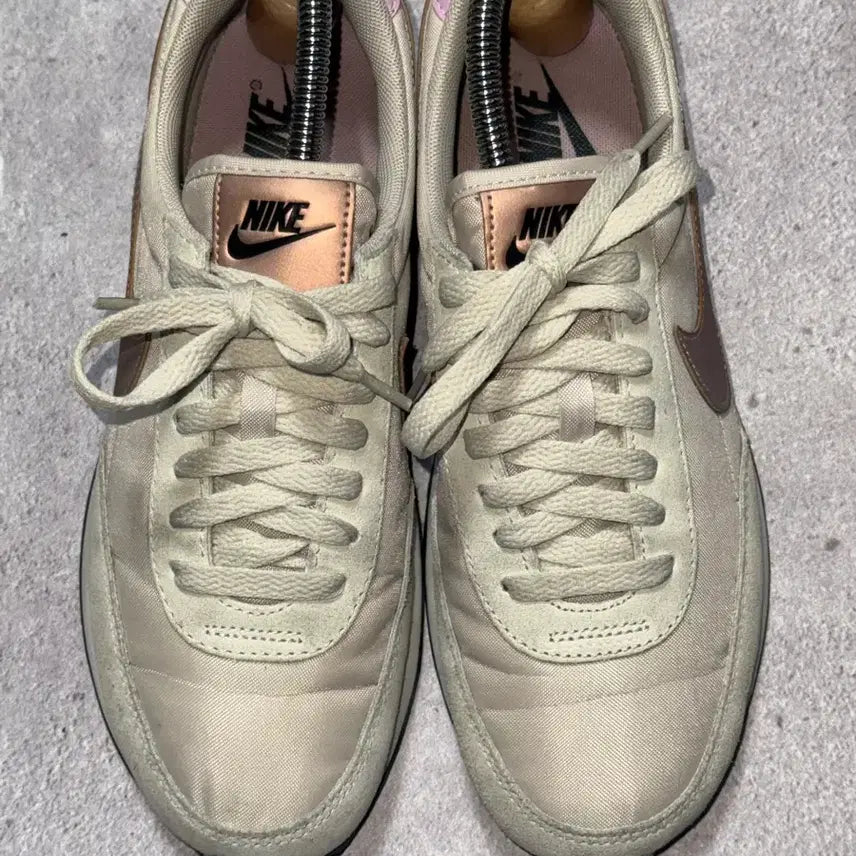 [BUNJANG] Nike Daybreak Beige/Pink Swoosh Sneakers / 나이키 데이 브레이크 베이지/핑크 스우시