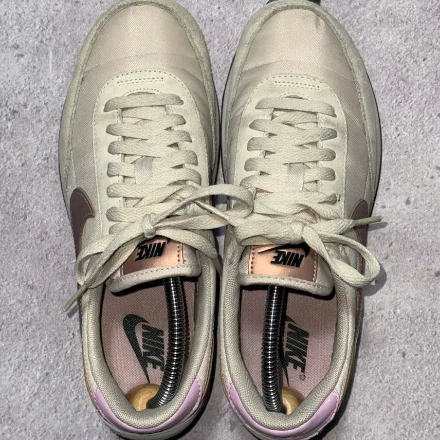 [BUNJANG] Nike Daybreak Beige/Pink Swoosh Sneakers / 나이키 데이 브레이크 베이지/핑크 스우시
