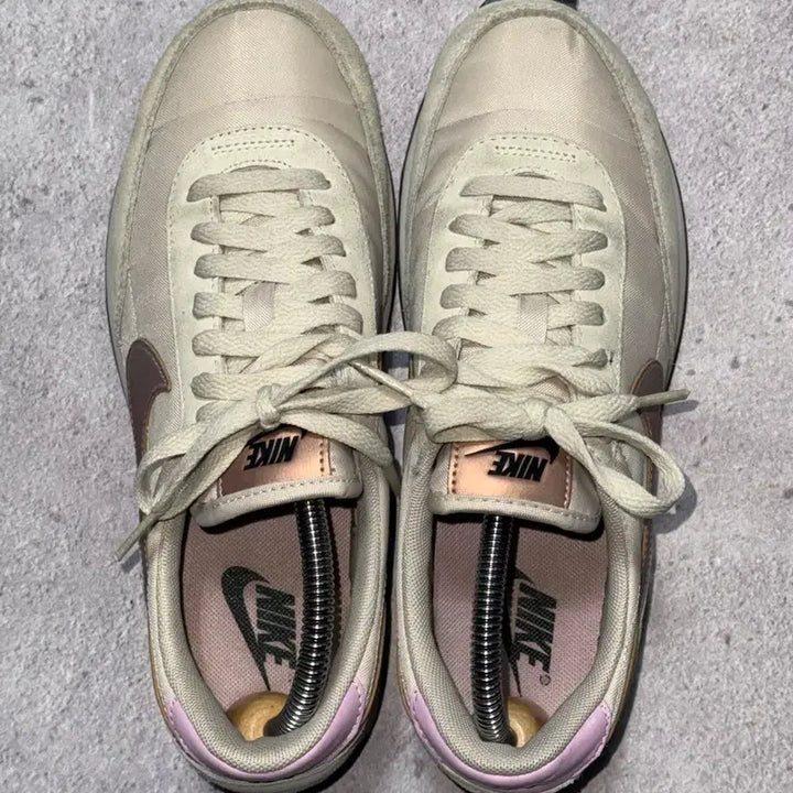 [BUNJANG] Nike Daybreak Beige/Pink Swoosh Sneakers / 나이키 데이 브레이크 베이지/핑크 스우시