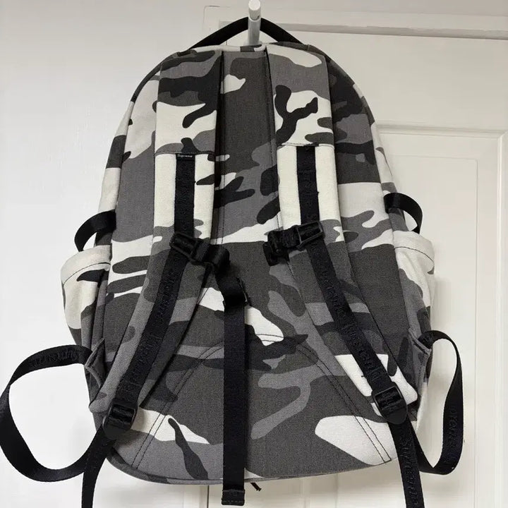 [BUNJANG] Supreme Snow Camo Backpack / 슈프림 스노우카모 백팩