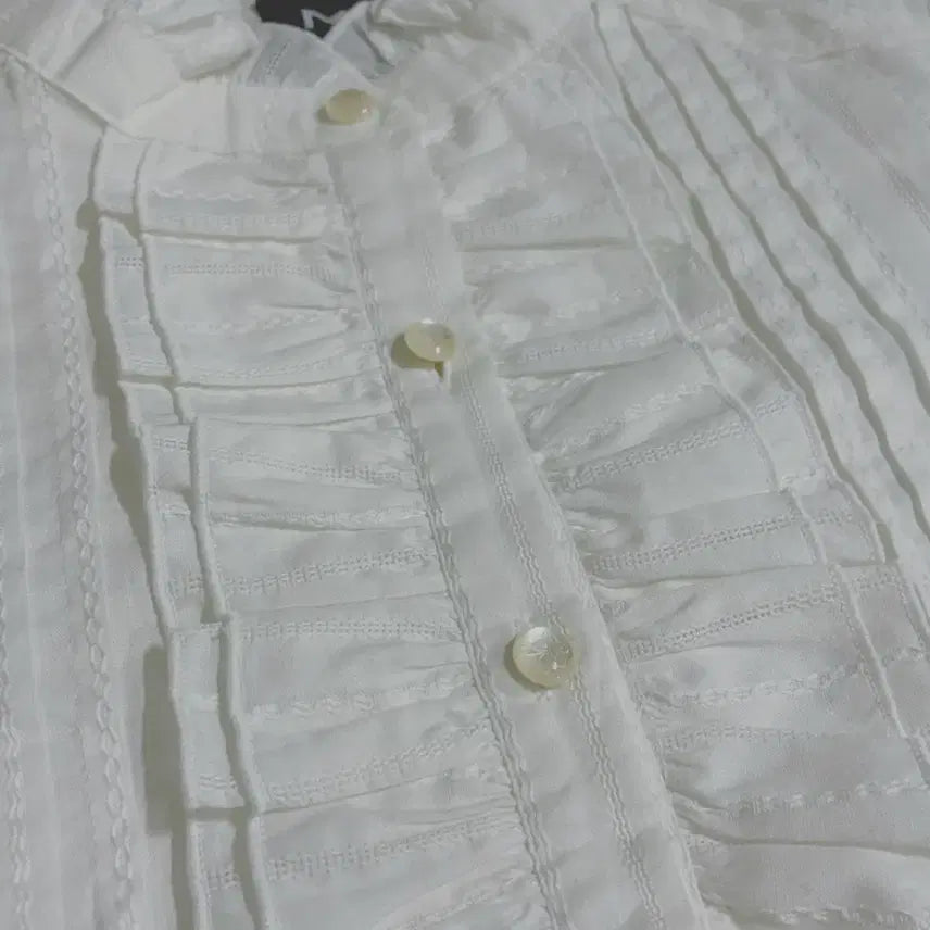 [BUNJANG] White Frill Blouse Shirt / 고퀄양복 화이트 프릴 블라우스 셔츠 양산형 로리타
