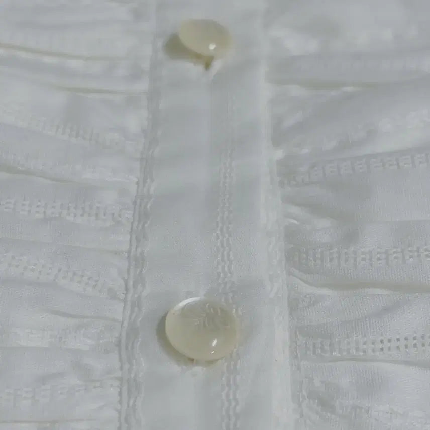 [BUNJANG] White Frill Blouse Shirt / 고퀄양복 화이트 프릴 블라우스 셔츠 양산형 로리타