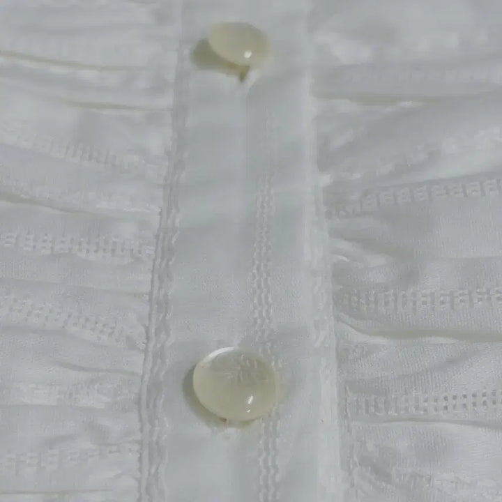 [BUNJANG] White Frill Blouse Shirt / 고퀄양복 화이트 프릴 블라우스 셔츠 양산형 로리타