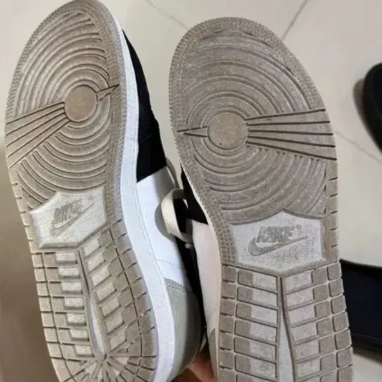 [BUNJANG] Nike Jordan 1 Retro High OG Bleached Coral Sneakers / 나이키 조던1 레트로 하이 OG 블리치드코랄