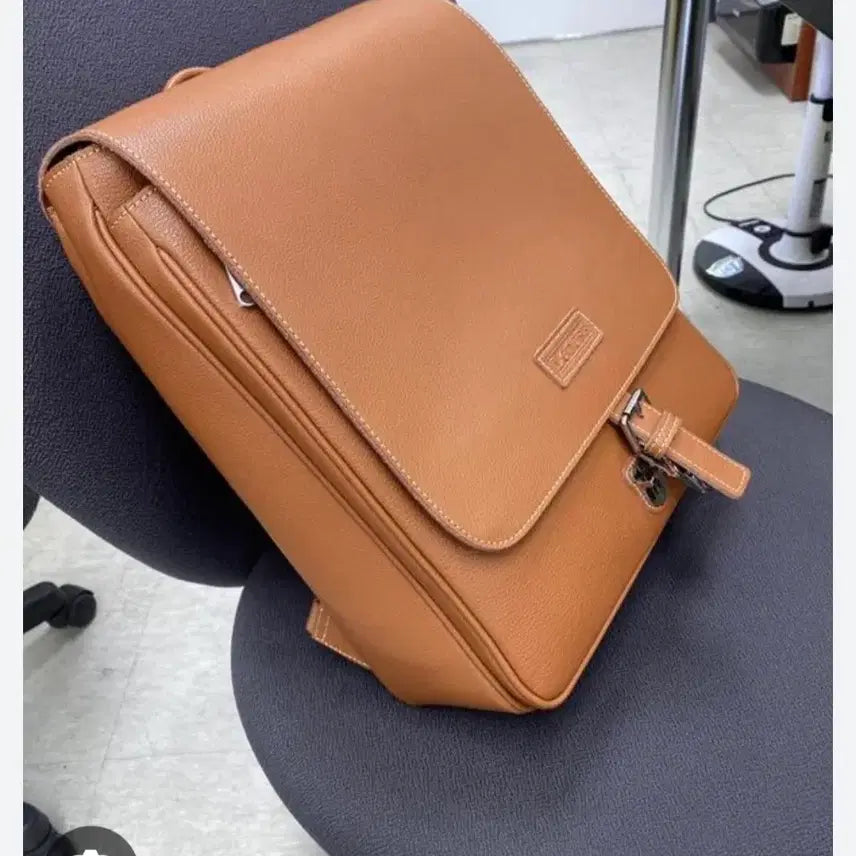 [BUNJANG] Loteff Natural Leather Backpack / 로터프 천연가죽 백팩