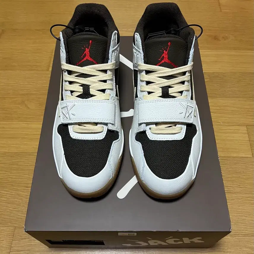 [BUNJANG] Jordan Travis Scott Jumpman Jack Sneakers / (새 상품 275) 조던 x 트래비스 스캇 점프맨 잭