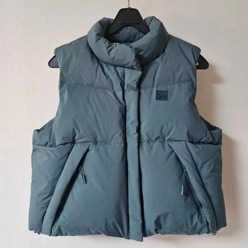 [BUNJANG] CNN Apparel Down Vest / 정가159000원 다운조끼 CNN 어패럴 85