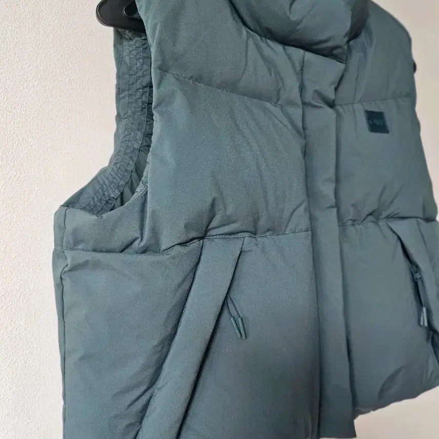 [BUNJANG] CNN Apparel Down Vest / 정가159000원 다운조끼 CNN 어패럴 85