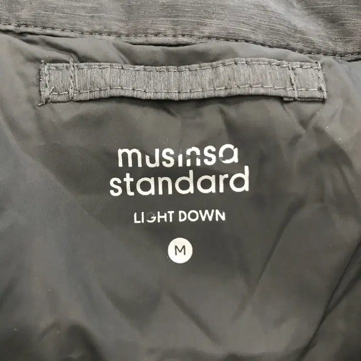 [BUNJANG] Musinsa Standard V-Neck Lightweight Down Jacket [M] / 무신사스탠다드 브이넥 경량패딩 [M]