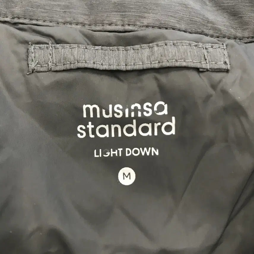 [BUNJANG] Musinsa Standard V-Neck Lightweight Down Jacket [M] / 무신사스탠다드 브이넥 경량패딩 [M]