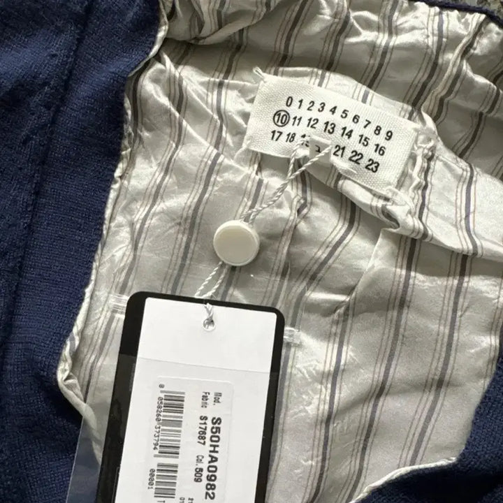[SOLD OUT] [L] 메종 마르지엘라 디스트레스드 가디건