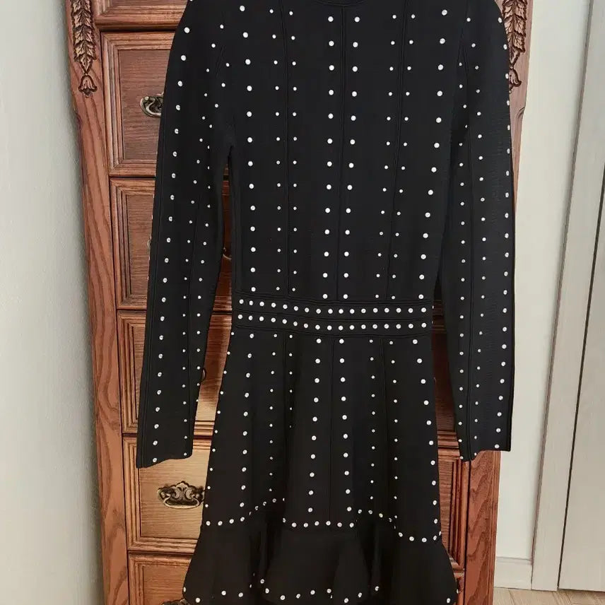 [BUNJANG] Sandro Beaded Dot Knit Dress / 산드로 비즈 도트 니트 원피스 블랙 / 프릴라인