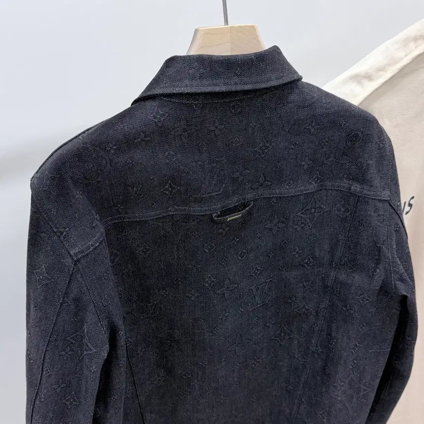 [BUNJANG] Louis Vuitton Monogram DNA Denim Jacket / [S+급/46] 루이비통 모노그램 DNA 데님 자켓 블랙